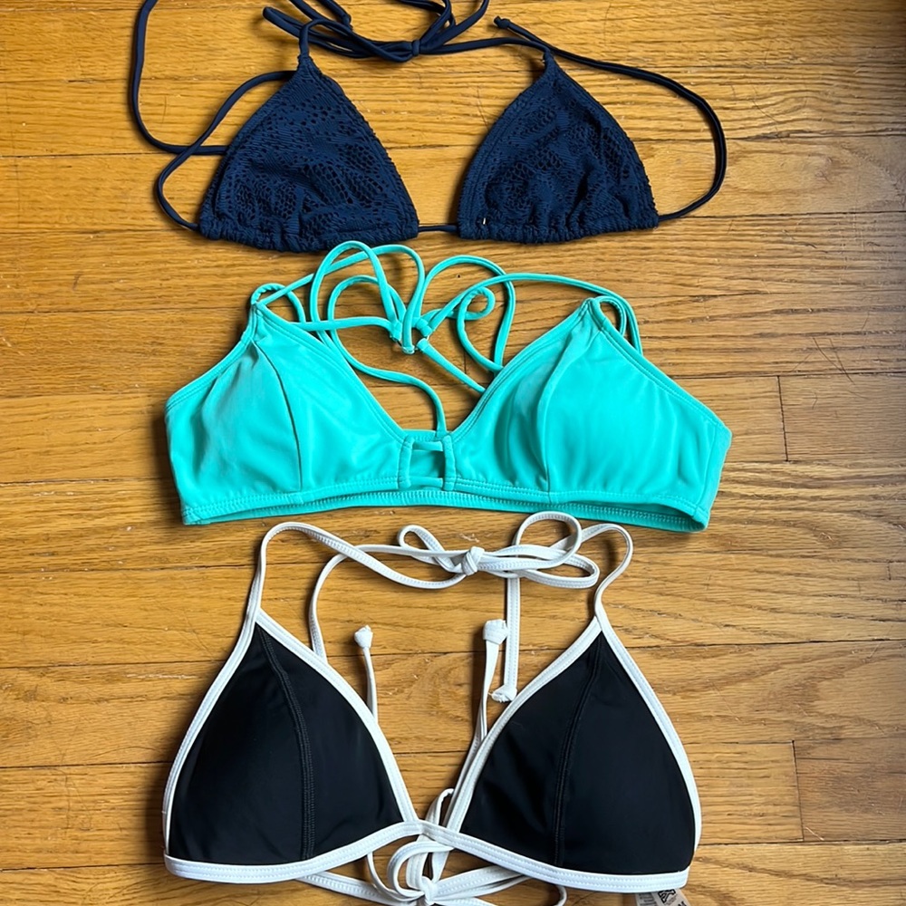 Medium bikini tops